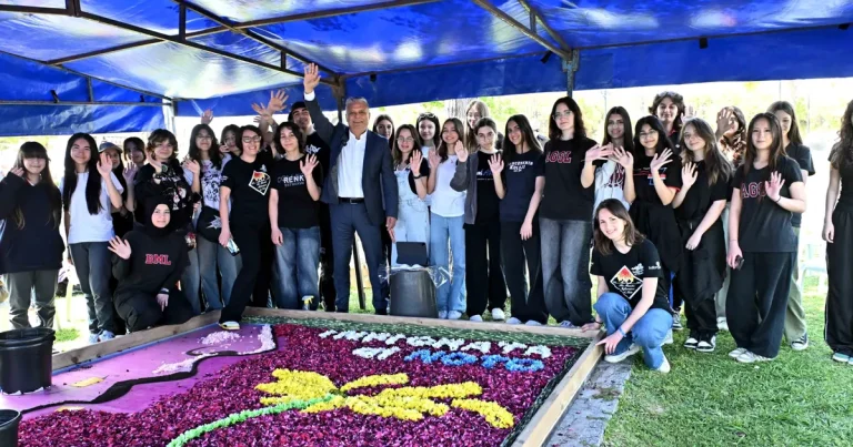 antalyanin-en-renkli-festivali-basliyor-5zABpvMf.webp