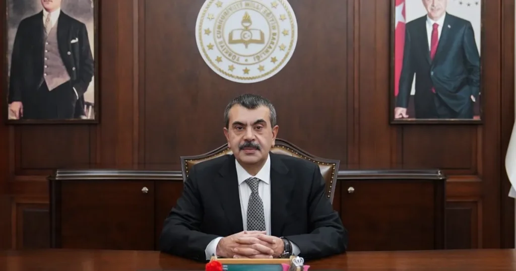 bakan-tekin-cocuklarimiz-ulusal-egemenligimizin-guvencesi-pEH28yWk.webp