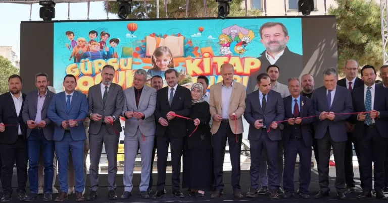 bursa-gursuda-cocuk-kitap-fuari-kapilarini-acti-dfT5PZKI.webp