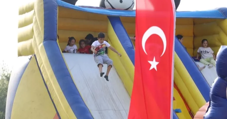 bursa-inegolde-renkli-23-nisan-ObeIYvnI.webp