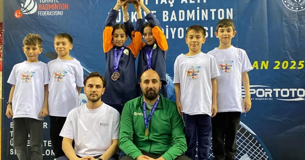 bursa-osmangazi-belediyesporun-genc-badmintonculari-goz-doldurdu-KqdbR2xG.webp