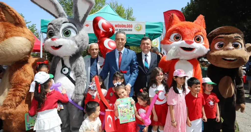 cocuklara-orman-sevgisini-momo-asiladi-nLQ2e77e.webp