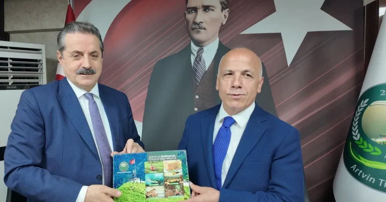faruk-celikten-artvin-ticaret-borsasina-ziyaret-wwnlU95J.webp
