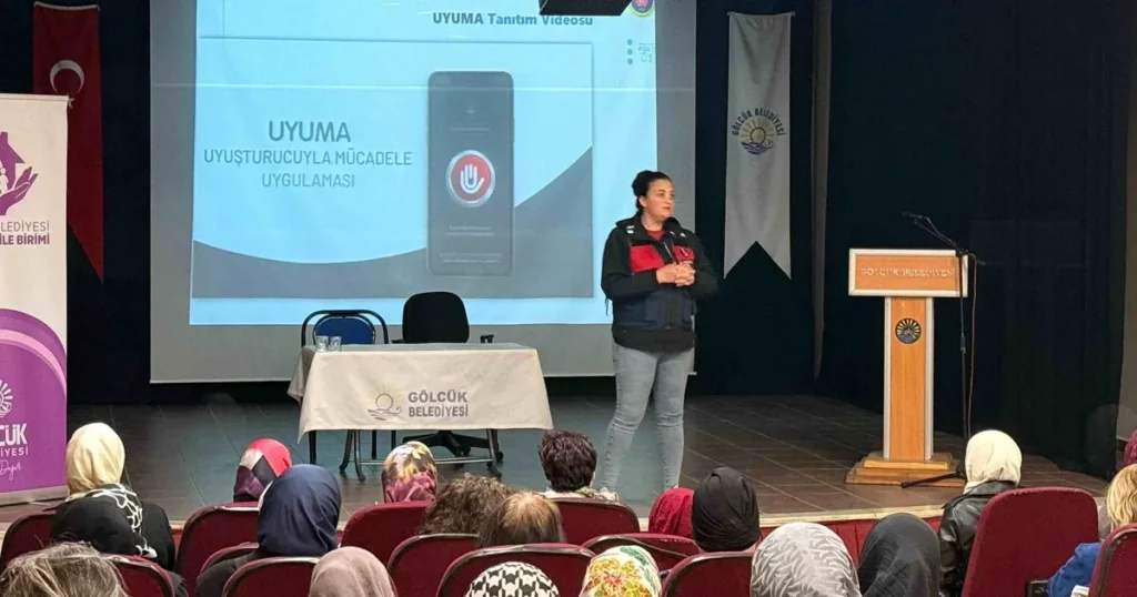 golcuklu-kadinlara-en-iyi-narkotik-polisi-anne-semineri-XNGjLetP.webp