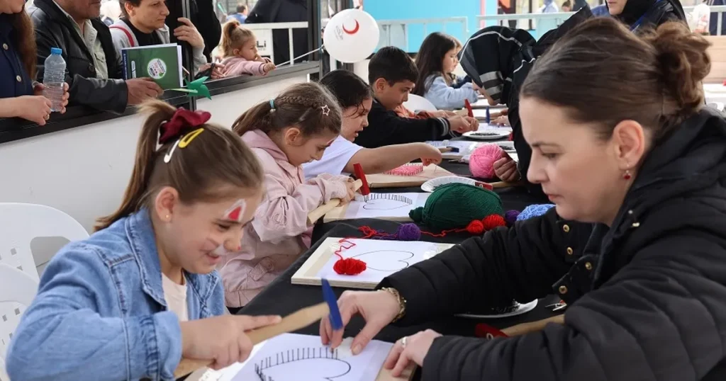 hayal-gucu-iplerle-hayat-buluyor-hbNUwSHr.webp