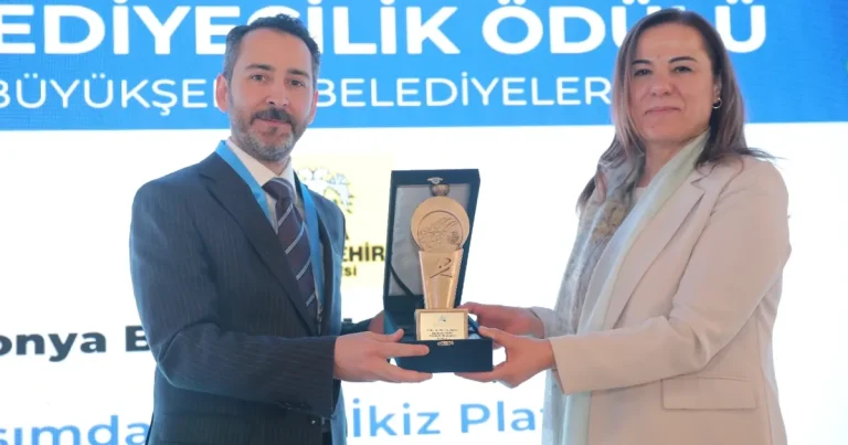 konyanin-ulasimda-dijital-ikizi-platformuna-belediyecilik-odulu-8tyQ4pYU.webp