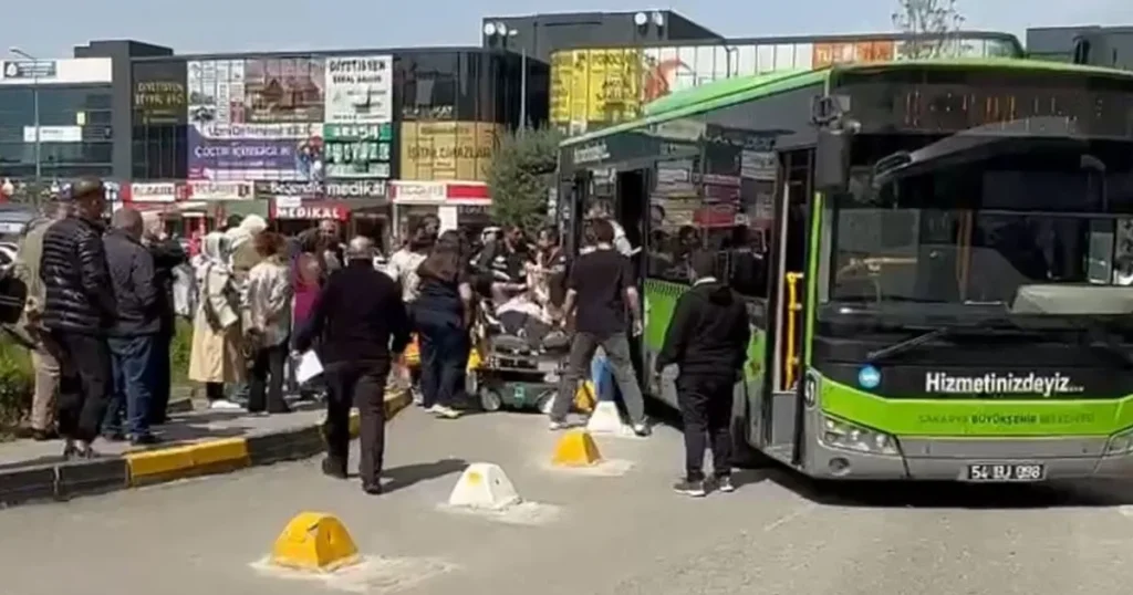 sakaryada-otobus-hattan-cikti-hastaneye-gitti-7zAk5zFA.webp