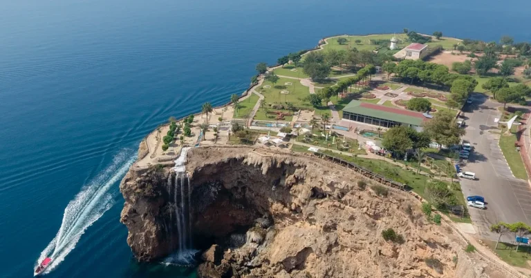 antalya-muratpasada-hayaller-desende-IytNfRZ8.webp