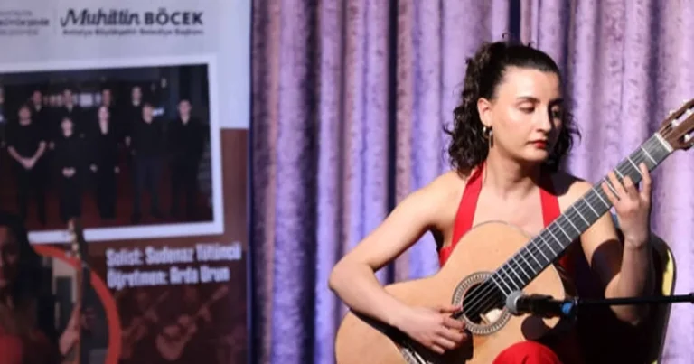 antalyada-gitar-orkestrasi-konseri-7Wslt347.webp