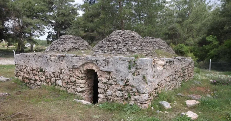 dort-kubbeli-tarihi-su-sarnici-restore-edilecek-lAeKFVaQ.webp