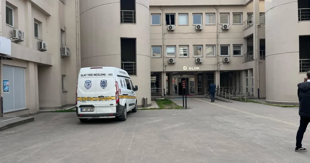 duzce-valiliginde-silah-sesleri-EwMHpdMu.webp