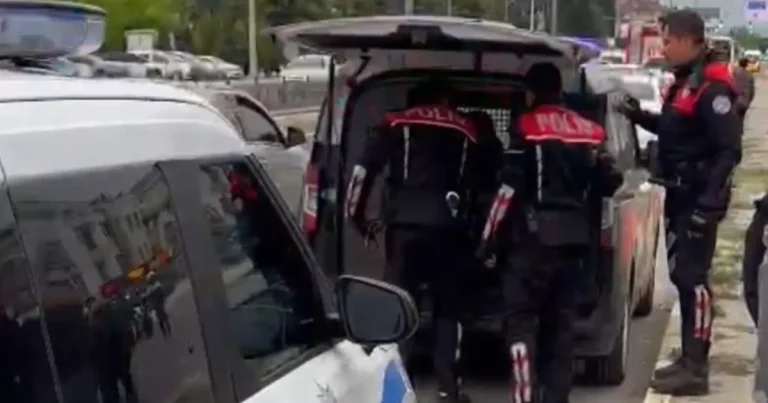 duzcede-motosiklet-surucusu-polise-saldirdi-DGY33ZHU.webp