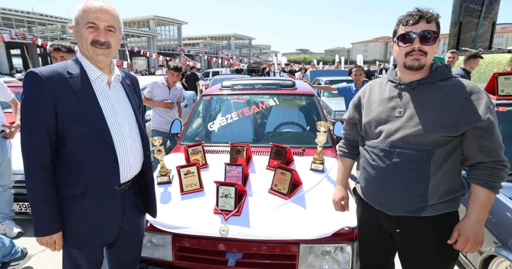 gebzede-modifiyeli-araclar-festivali-mDNhvuig.webp