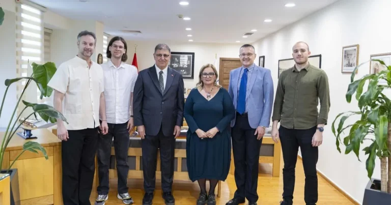 hirvatistana-baskan-tugaydan-ief-daveti-ZuxHg1aE.webp