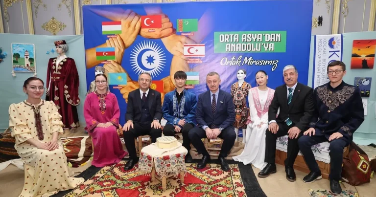 ko-mek-dilovasi-sergisinde-farkli-kulturler-bulustu-W9LyZIAN.webp