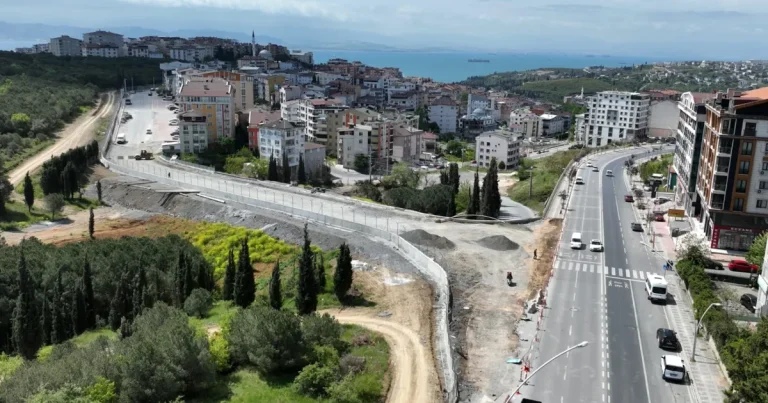 kocaeli-buyuksehir-gebzede-trafigi-rahatlatiyor-VPm2ZwEh.webp