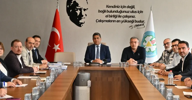manisada-yeni-encumen-uyeleriyle-ilk-toplanti-yapildi-A7dYwXLH.webp