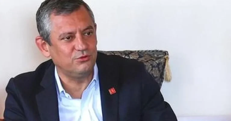 ozgur-ozelden-saldiri-sonrasi-ilk-mesaj-firtinadan-sag-salim-gececegiz-NVOm8ph5.webp