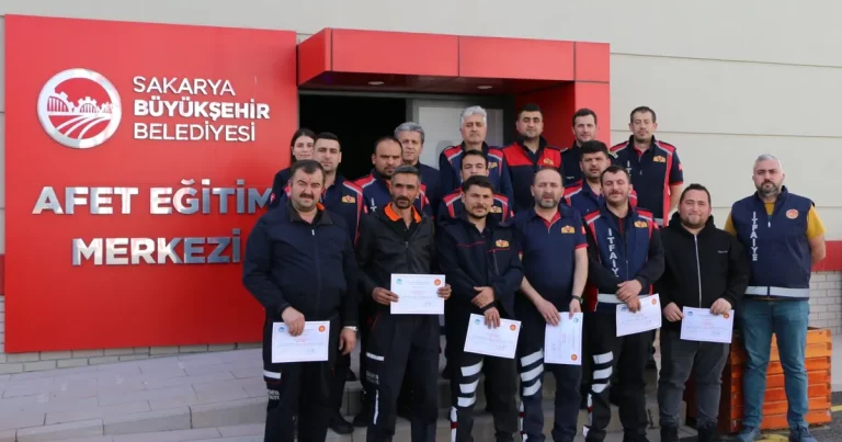 sakarya-itfaiyesi-egitimlerle-rol-sehir-oluyor-1bCPSRsF.webp