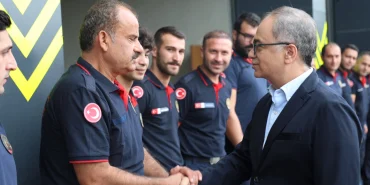 Kocaelili itfaiyecilere Büyükşehir'den moral ziyareti