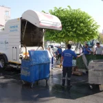 Muğla Dalaman’da çöp konteynerleri yerinde yıkandı